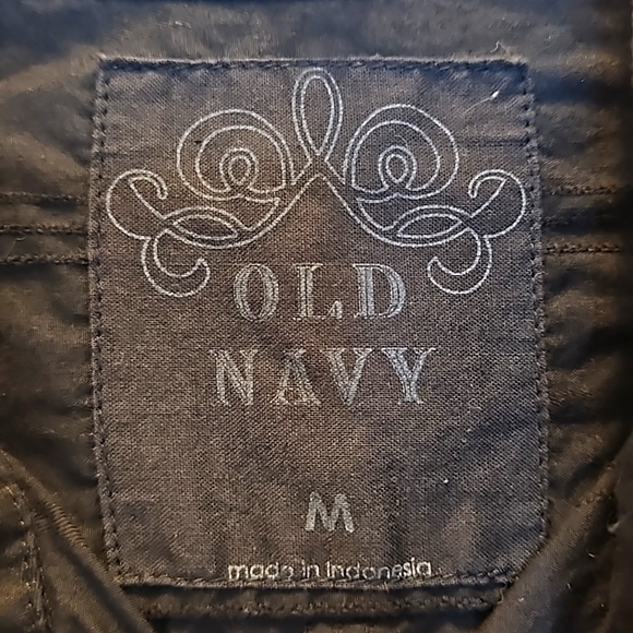 Old Navy Fitted Button Up Shirt - Picture 3 of 7